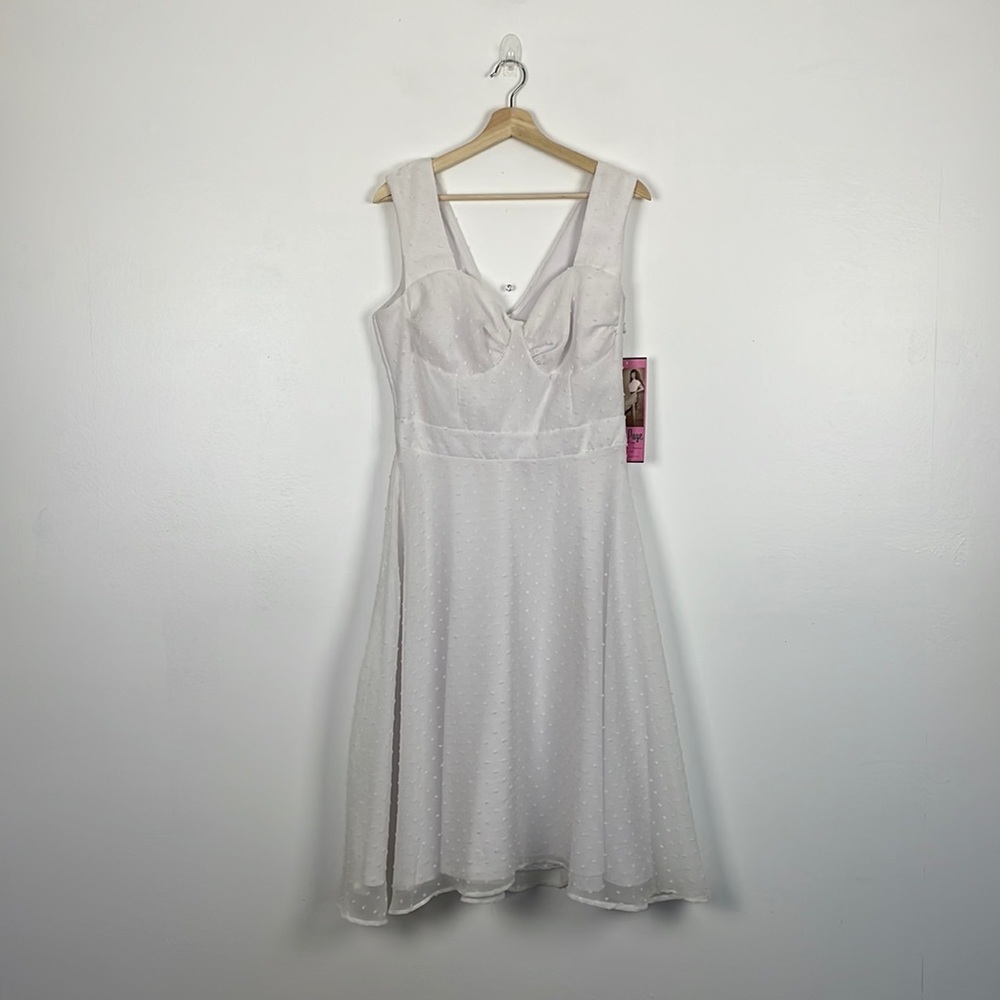 Betty Paige Queen of Pinups white sleeveless zip back closure fit flare dress 12